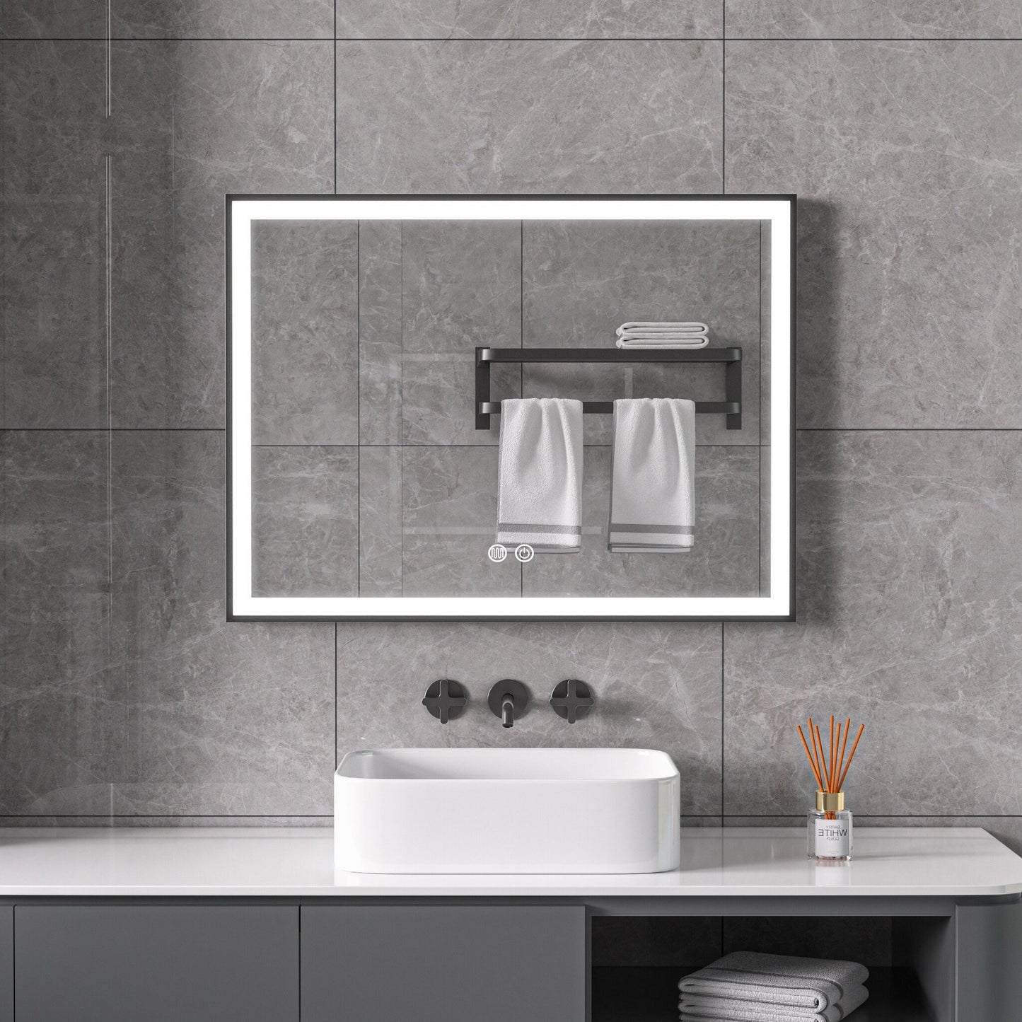 Infra Heating Lux+ LED Badkamerspiegel met Zwart Frame (60 x 60 cm) – Stijlvol & Functioneel