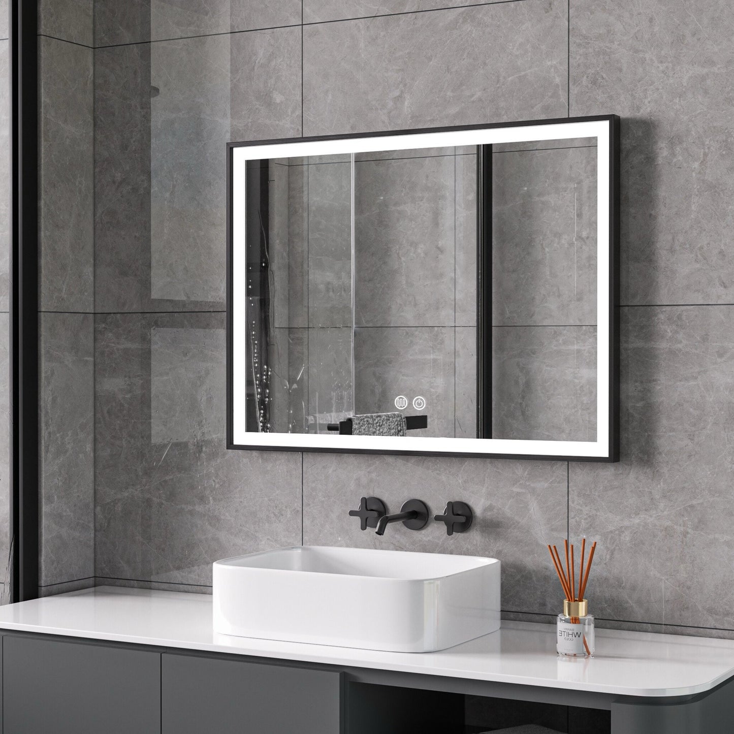 Infra Heating Lux+ LED Badkamerspiegel met Zwart Frame (60 x 60 cm) – Stijlvol & Functioneel